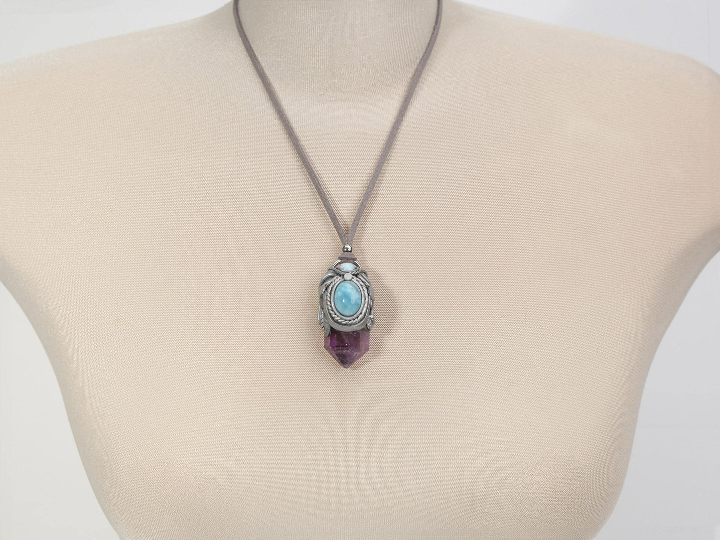 Pendentif en larimar et améthyste, collier talisman en pâte polymère et cristal, pointe d'améthyste, cadeau de Noël