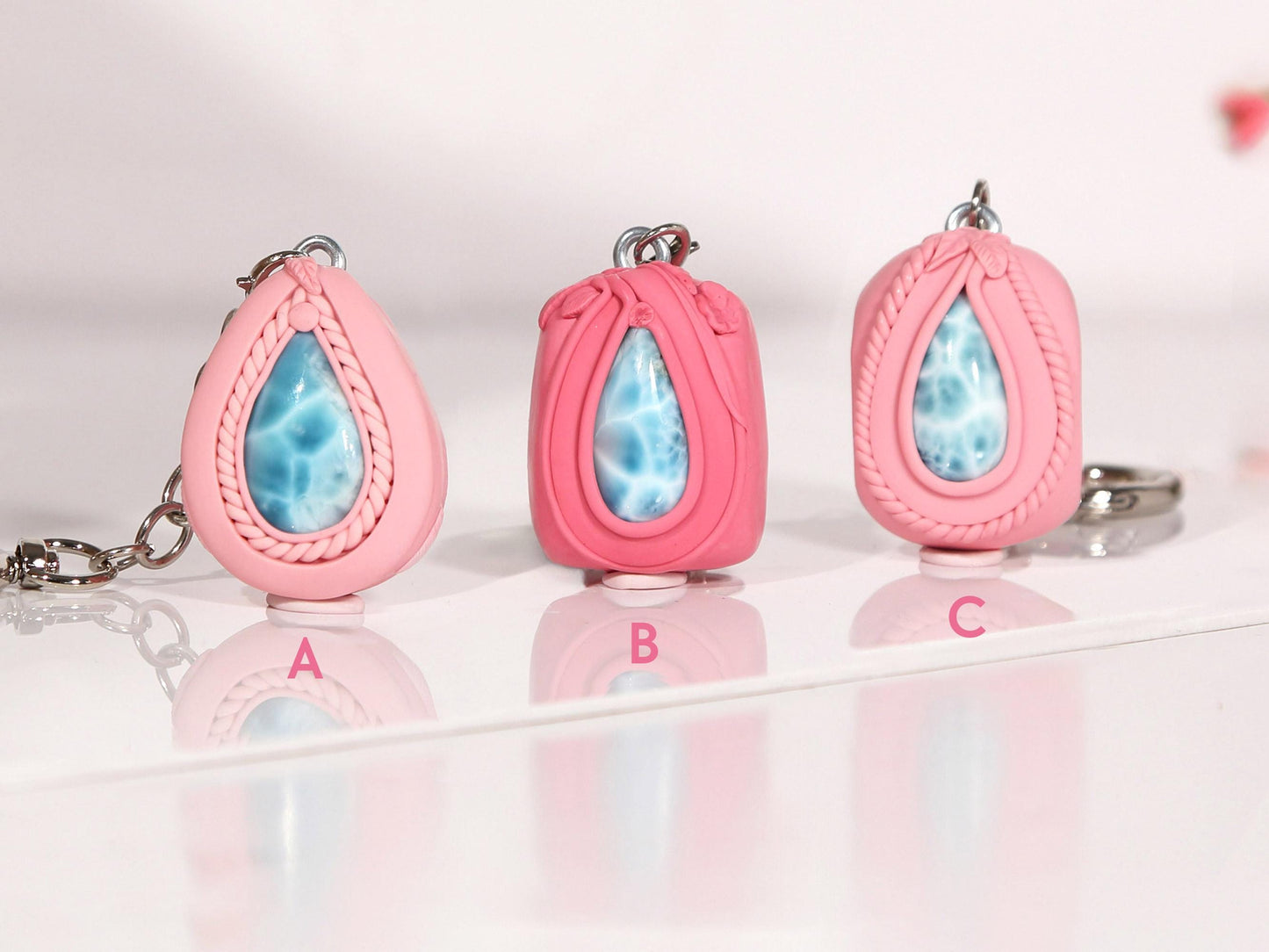 Breloque en cristal de larimar pour sac à main, breloque en pierre pour bourse, larimar AAA, cadeau rose, cadeau de Noël